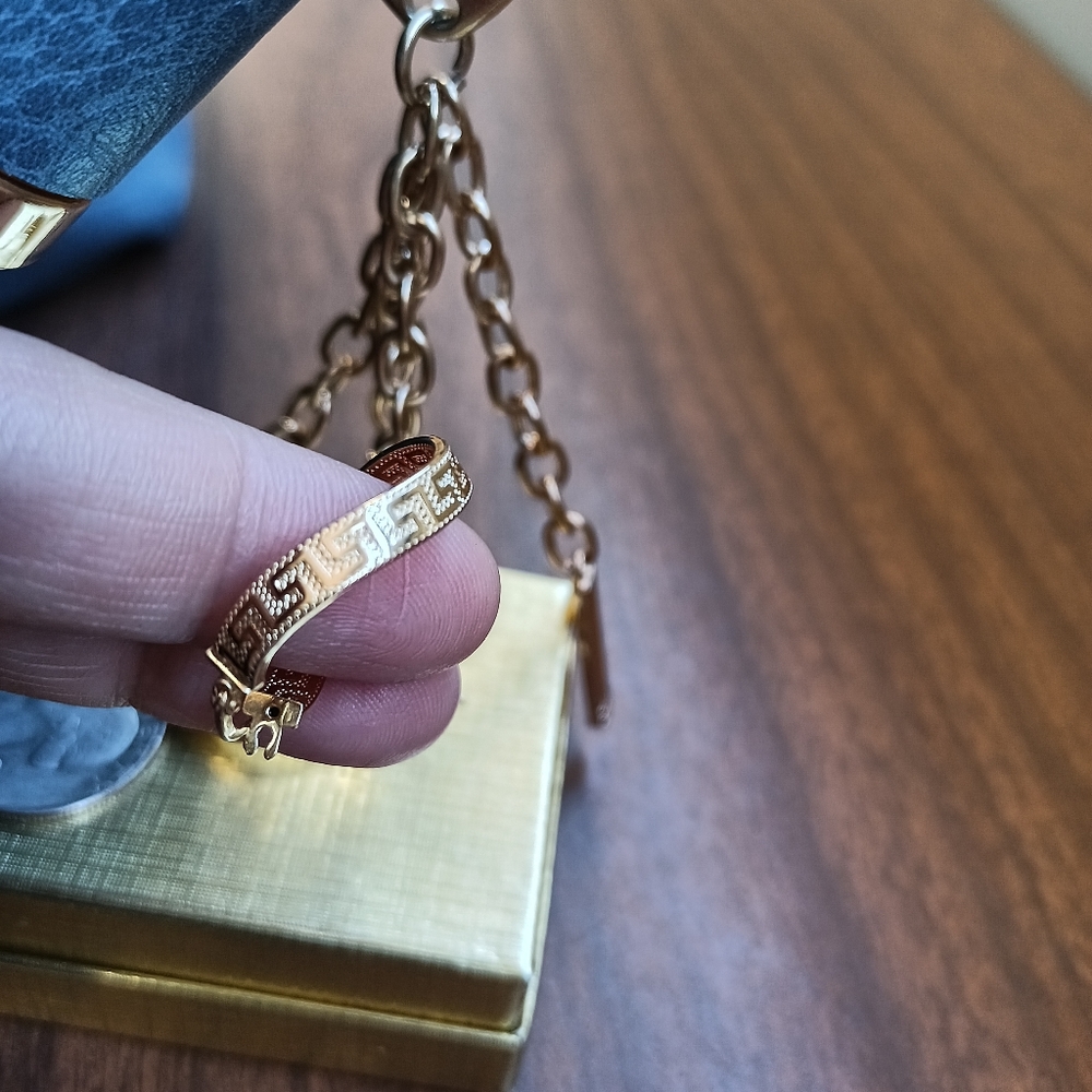 18k saudi gold hoop earrings